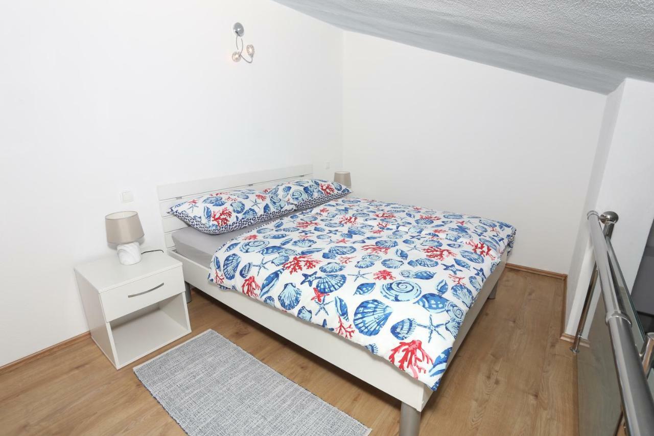 Apartman Kristian Trogir Zewnętrze zdjęcie